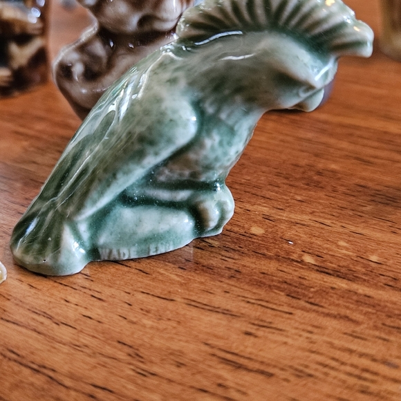 Vintage lot of Wade England porcelain tea figurines - Picture 7 of 9